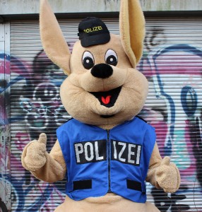 Huggy klein Polizei